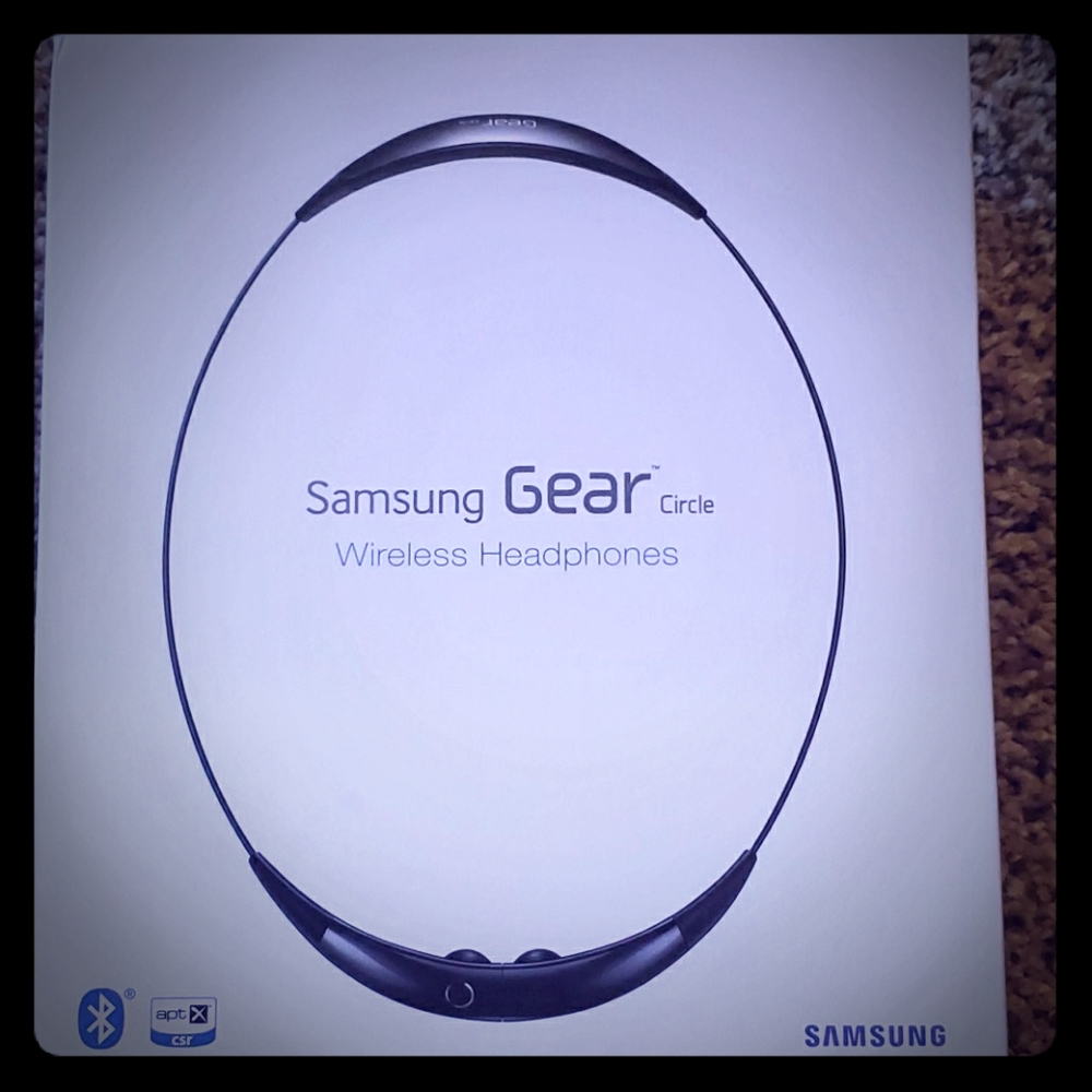Samsung Gear Circle Wireless headphones